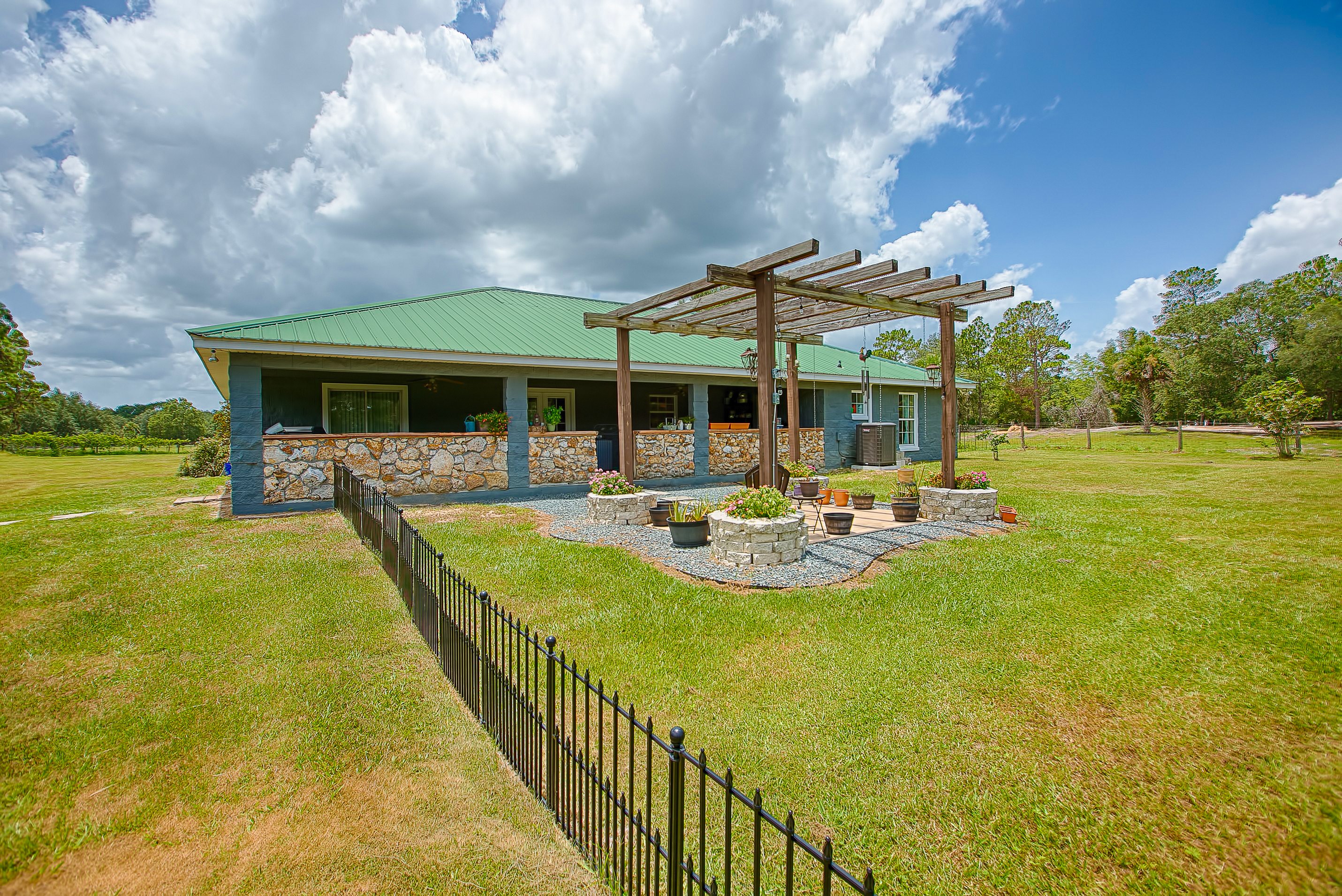 Homes in Sumterville & The Villages, FL | Courtyard Villas & Acreage